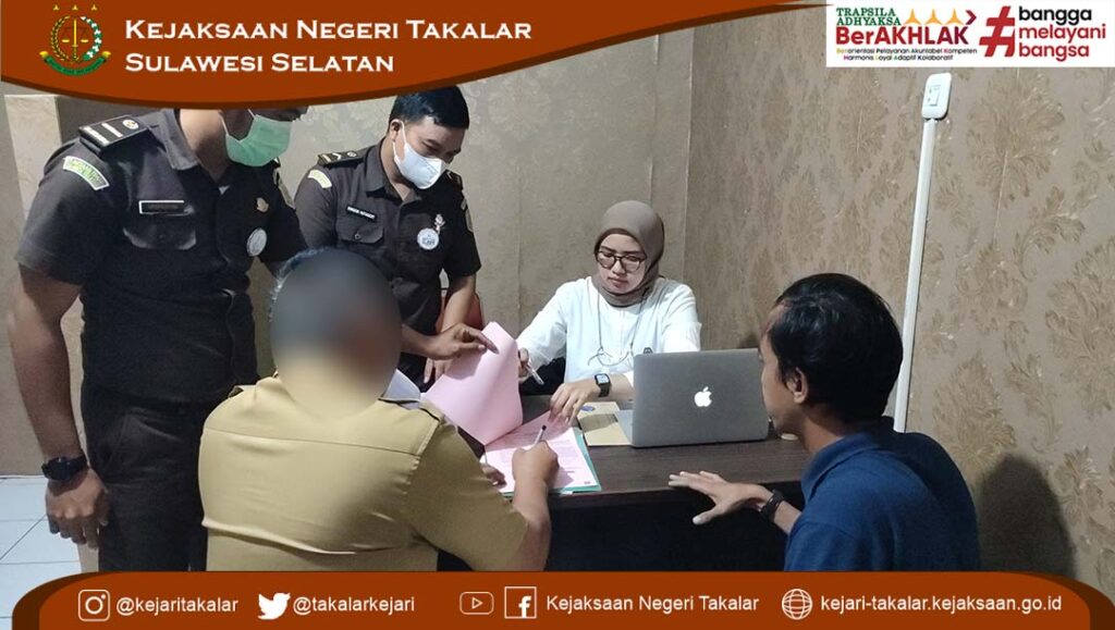 Pemeriksaan sebagai Tersangka an. AT oleh Penyidik Kejaksaan Negeri Takalar